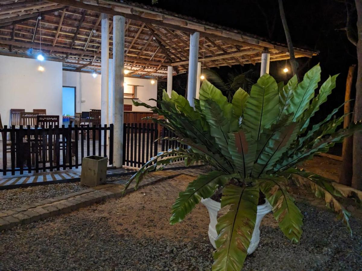 Silent Cabana And Restaurant Marakolliya, Tangalle Exterior foto
